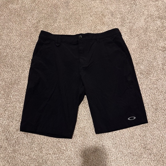 Oakley Black Men's Hybrid Shorts - Picture 1 of 5